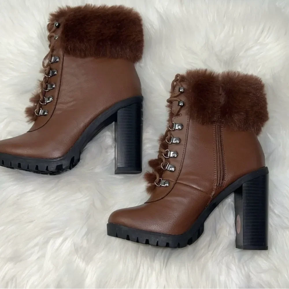 BCBGeneration Womens Pelica Faux Leather Combat & Lace-up Boots Shoes. Sz 7.5M